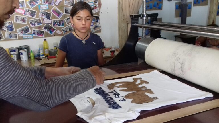 Taller de verano, año. Instalaciones de SINÉ-COMUNARR, Creel. Chihuahua